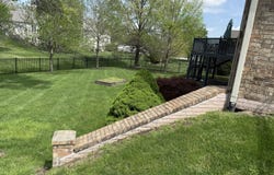 305 Meadow Ln, Marshall, MO 65340