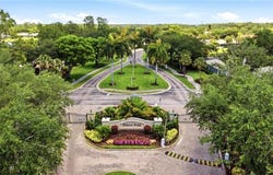 3951 Ruxton Rd, NAPLES, FL 34116