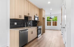 9292 N New York Ave, Portland, OR 97203