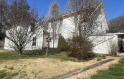 124 S Main Avenue, Weston, WV 26452