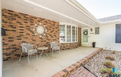 1208 HAMPSHIRE Cir, Luverne, MN 56156