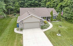 1403 Old Briar Trail, Auburn, IN 46706-3824