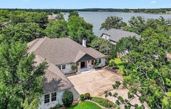 102 Noweta Place, Lake Kiowa, TX 76240