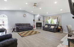 16362 Paddock Club Boulevard, Fenton Twp, MI 48451