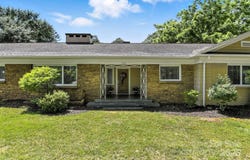 3127 N Center Street, Hickory, NC 28601