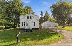 6413 W Duluth Pl, Sturgeon Bay, WI 54235