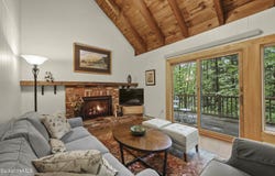 545 Leisure Lee Rd, Lee, MA 01238