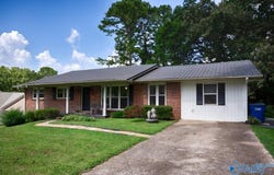 121 11th Place NW, Arab, AL 35016