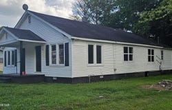 208 & 210 Lee St, Dyer, TN 38330