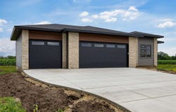 309 Hackberry Dr, Palo, IA 52324
