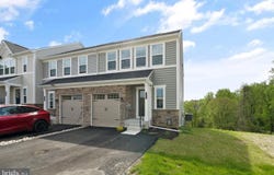 121 KYLE SQ, MEDIA, PA 19063