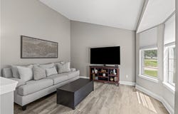 7004 N CHAS Drive, Pleasant Valley, MO 64068