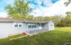 10771 Crest Road, Dixon, MO 65459