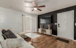533 W GUADALUPE Road, Mesa, AZ 85210