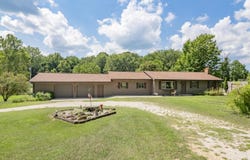 48316 CR 384, Grand Junction, MI 49056