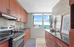 3819 AVE. ISLA VERDE AVENUE, CAROLINA, 00979