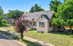 2101 Vincent Avenue N, Minneapolis, MN 55411