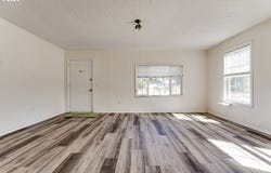 751 W FAIRVIEW DR, Springfield, OR 97477