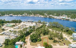 384 Sandalwood Trace, Carrabelle, FL 32322