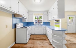 304 W Live Oak St, Fredericksburg, TX 78624