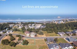 2732 Lincoln Ave SW, Bandon, OR 97411