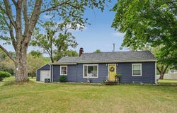 929 Bacon Avenue, Portage, MI 49002