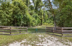 215 SW BURGUNDY LN, Fort White, FL 32038