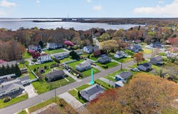 5 Oak Road, Waterford, CT 06385