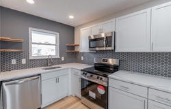 911 SE Hampton Court, Lee's Summit, MO 64063