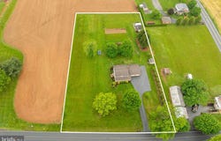 45 S PEARTOWN ROAD, DENVER, PA 17517