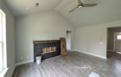 100 White Oak  ST, Gentry, AR 72734