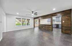 1305 W 1st ST, Lampasas, TX 76550