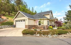205 Oak Knoll Way, Jacksonville, OR 97530