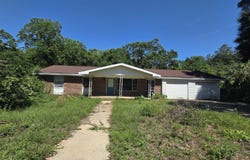 298 Averitt Place, Crestview, FL 32539