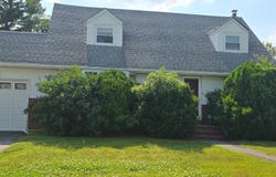 80 Elmwood Street, Plainview, NY 11803