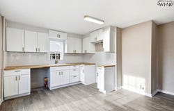 1000 E CRAFTON STREET, Henrietta, TX 76365