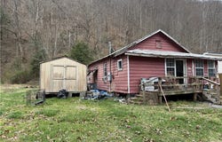 604 Coal Fork Laurel Road, Seth, WV 25181