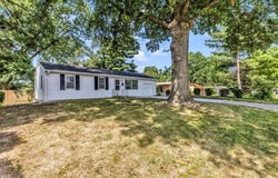 2409 NE 63rd Place, Gladstone, MO 64118