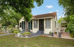 218 E Sam Houston Boulevard, Pharr, TX 78577