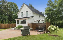 176 Great Neck Road, Waterford, CT 06385