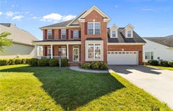 2537 Brook Stone Drive, Clemmons, NC 27012