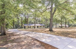 1017 Oak Ridge, Byron, GA 31008