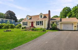13 Calmer Place, Hyde Park, NY 12538