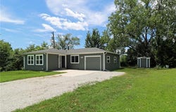 901 School Road, Peculiar, MO 64078