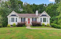 41 Camden Woods Drive NW, Cartersville, GA 30121