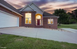 1844 Weaver Branch Road, Piney Flats, TN 37686