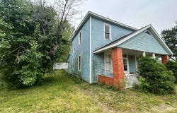 115 West St, Xenia, IL 62899