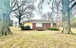 980 N Circle Road, Memphis, TN 38127