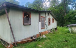 229 Obis Bowling Rd, Robbins, TN 37852