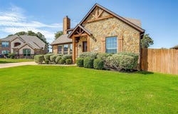 1023 Winding Creek Drive, Kennedale, TX 76060